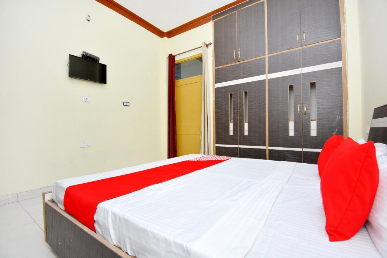 Oyo 40306 White House Hotel Jalandhar Eksteriør billede