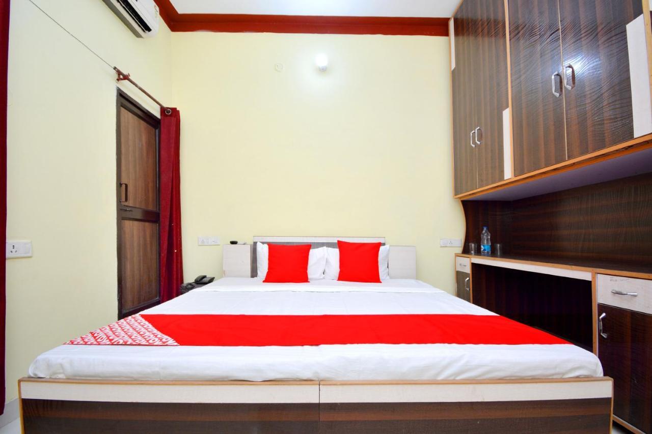 Oyo 40306 White House Hotel Jalandhar Eksteriør billede