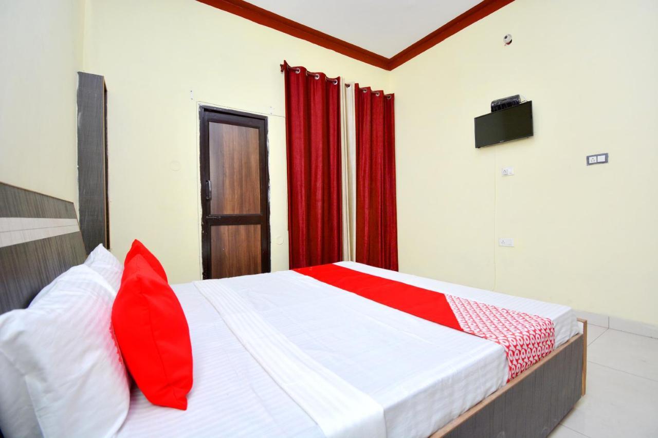 Oyo 40306 White House Hotel Jalandhar Eksteriør billede