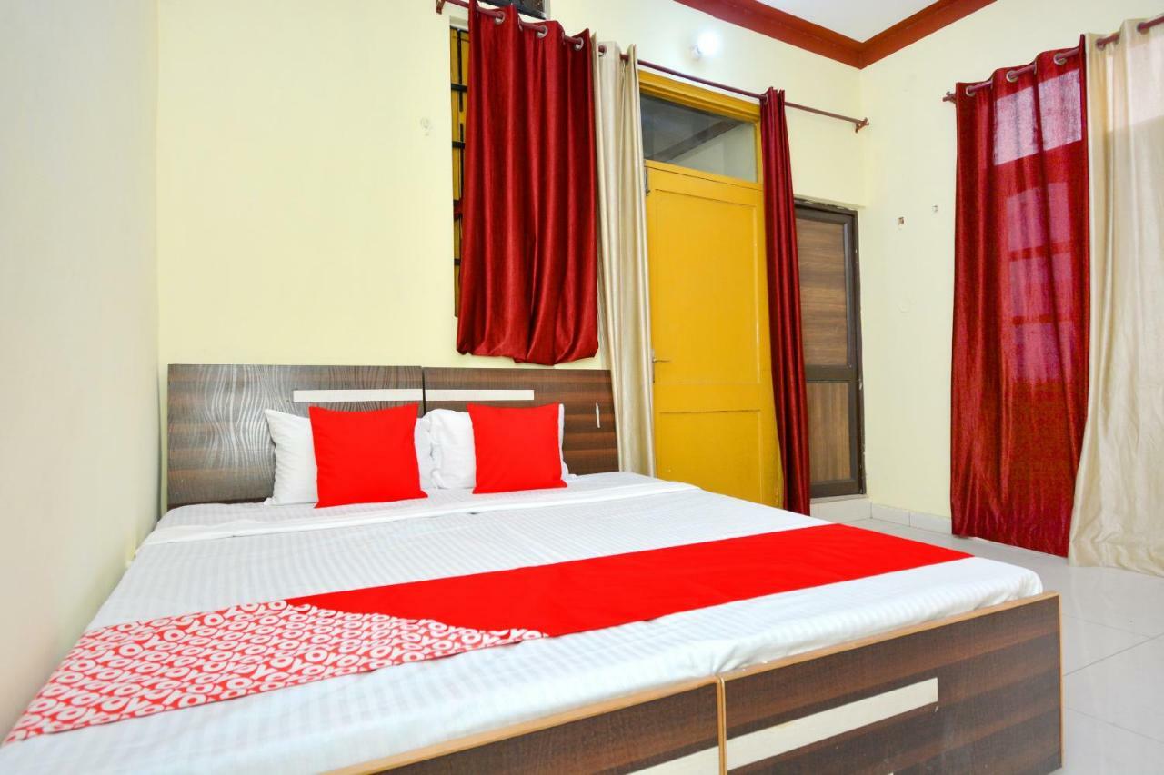 Oyo 40306 White House Hotel Jalandhar Eksteriør billede