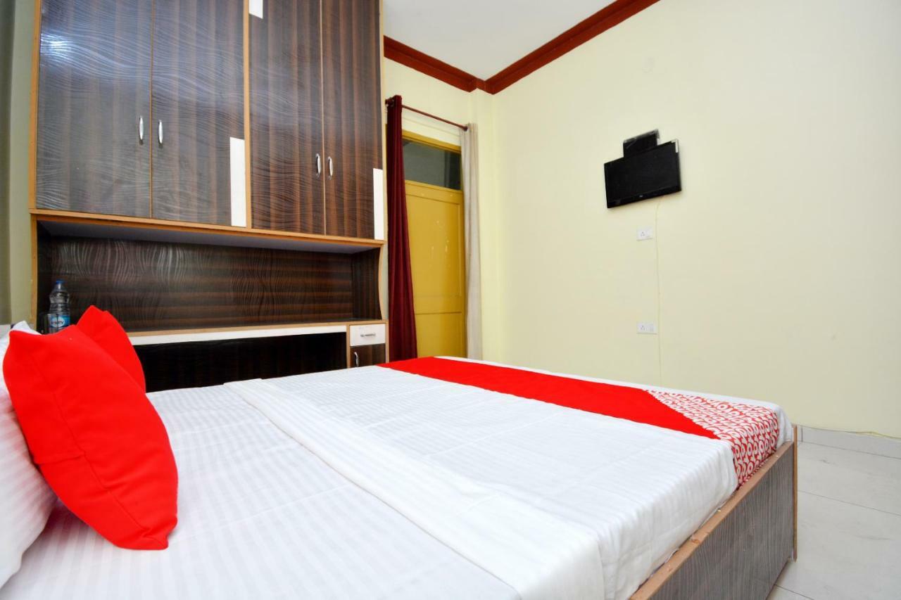 Oyo 40306 White House Hotel Jalandhar Eksteriør billede